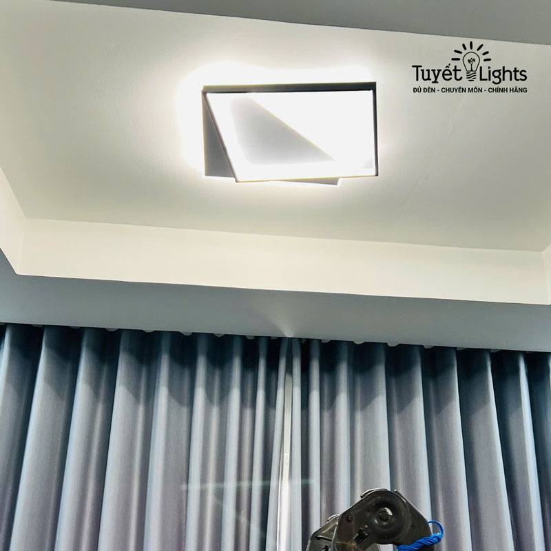 LẮP ĐÈN ỐP TRẦN HIỆN ĐẠI VÀ ĐÈN TƯỜNG CHO CHỊ HỒNG NHUNG - CC DRAGON HILL - NHÀ BÈ