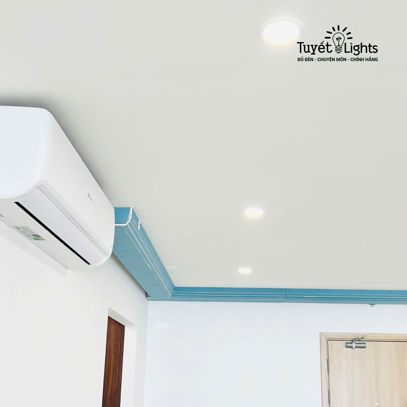 LẮP ĐÈN NEO SLIM&nbsp; CHO CHỊ LINH - CC HADO CENTROSA - Q10