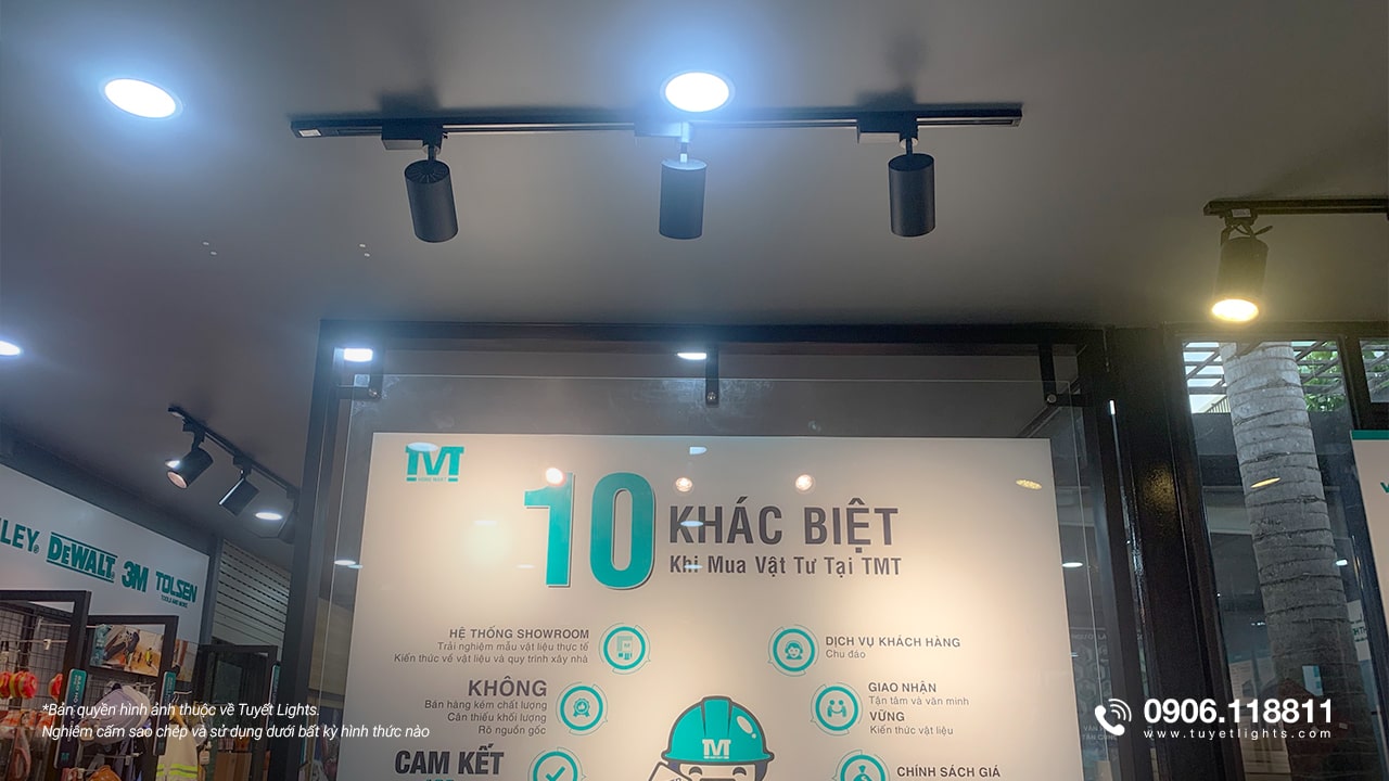 Gắn Đèn Rọi Cho Cửa Hàng TMT HOME MART