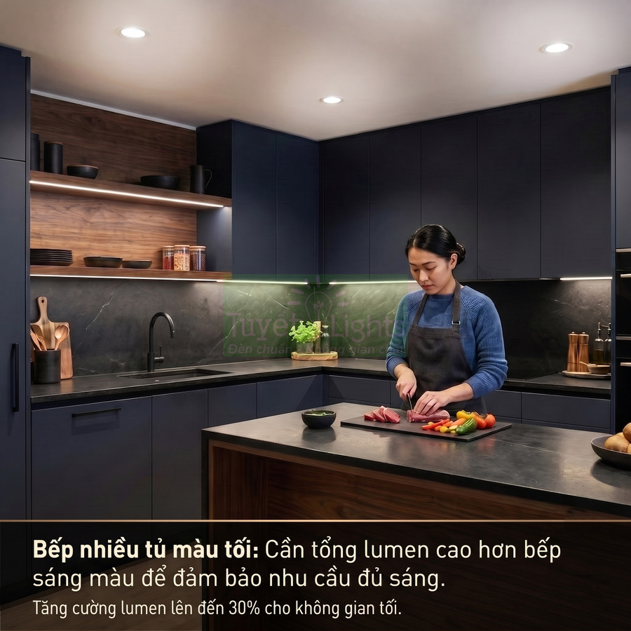 Đèn led chiếu sáng bếp tủ màu tối, giúp người phụ nữ chuẩn bị đồ ăn trên bàn bếp hiện đại