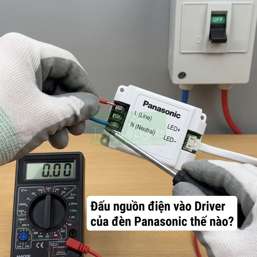 Đấu dây nguồn vào driver đèn LED Panasonic với đồng hồ đo điện áp trên bàn làm việc