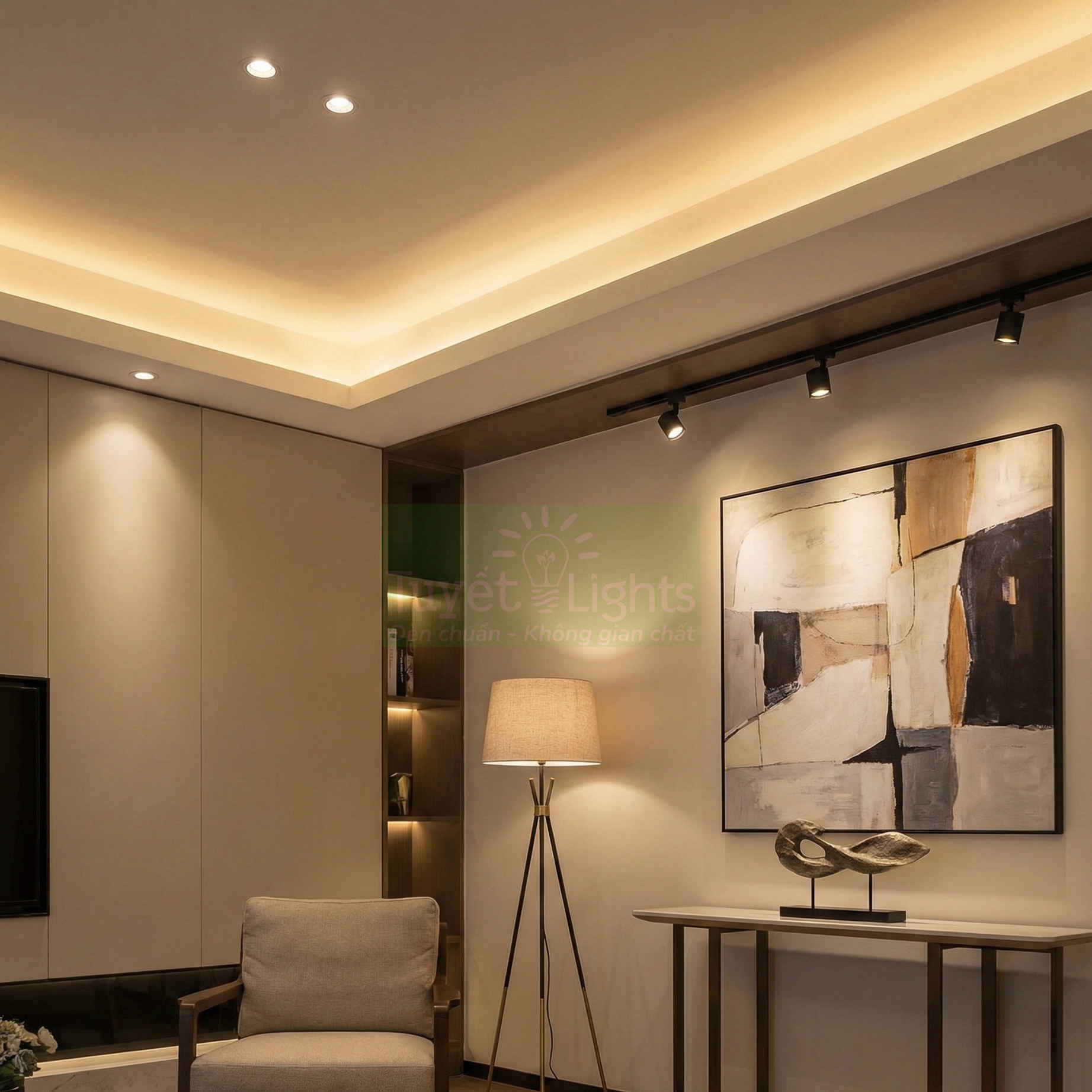 Đèn LED âm trần và đèn rọi ray chiếu sáng phòng khách hiện đại với tranh treo tường và đèn cây