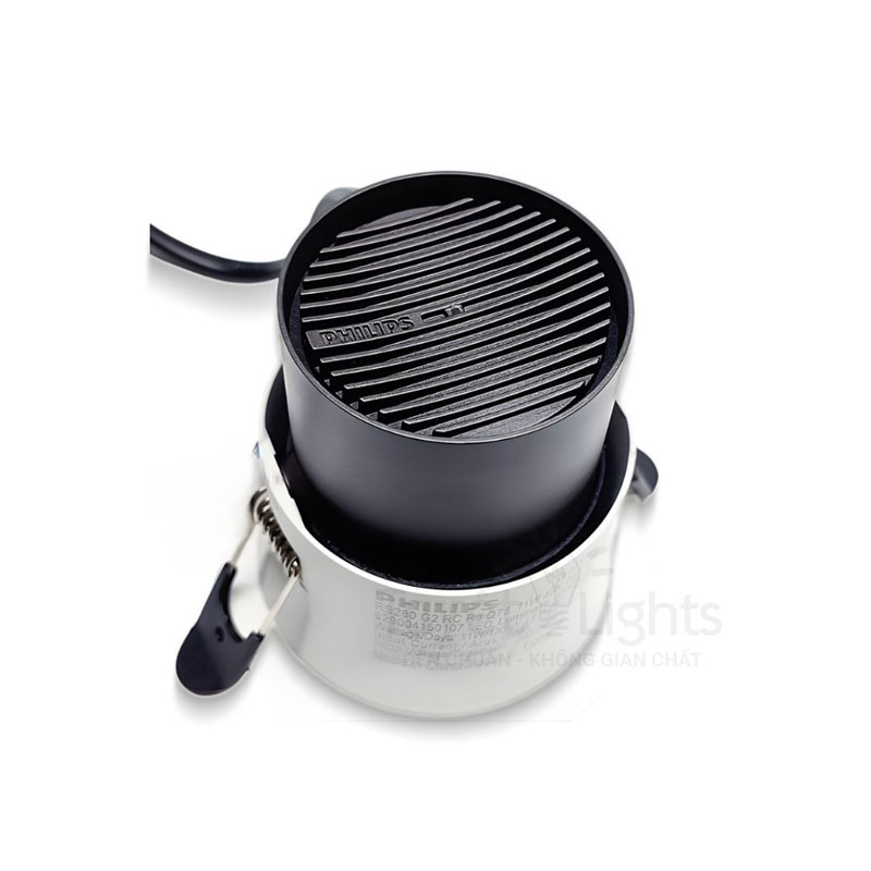 Đèn LED âm trần Philips màu đen trắng, thân trụ tản nhiệt có khe sọc và dây điện nối