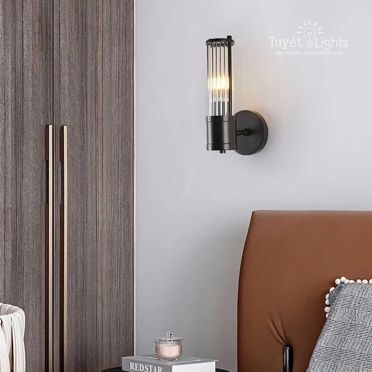 Đèn có thể sử dụng riêng lẻ hoặc lắp đối xứng