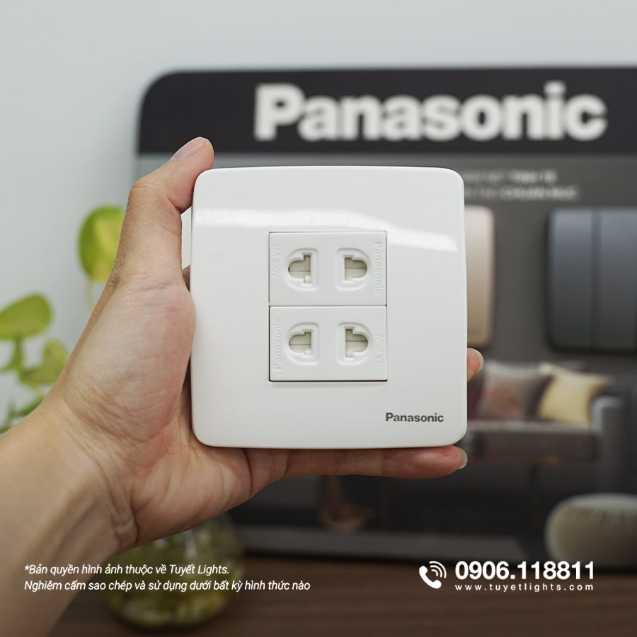 Panasonic Minerva - Bộ 2 Ổ Cắm Đơn Có Màn Che  - Màu Trắng | WE1081SW / WMT7812-VN