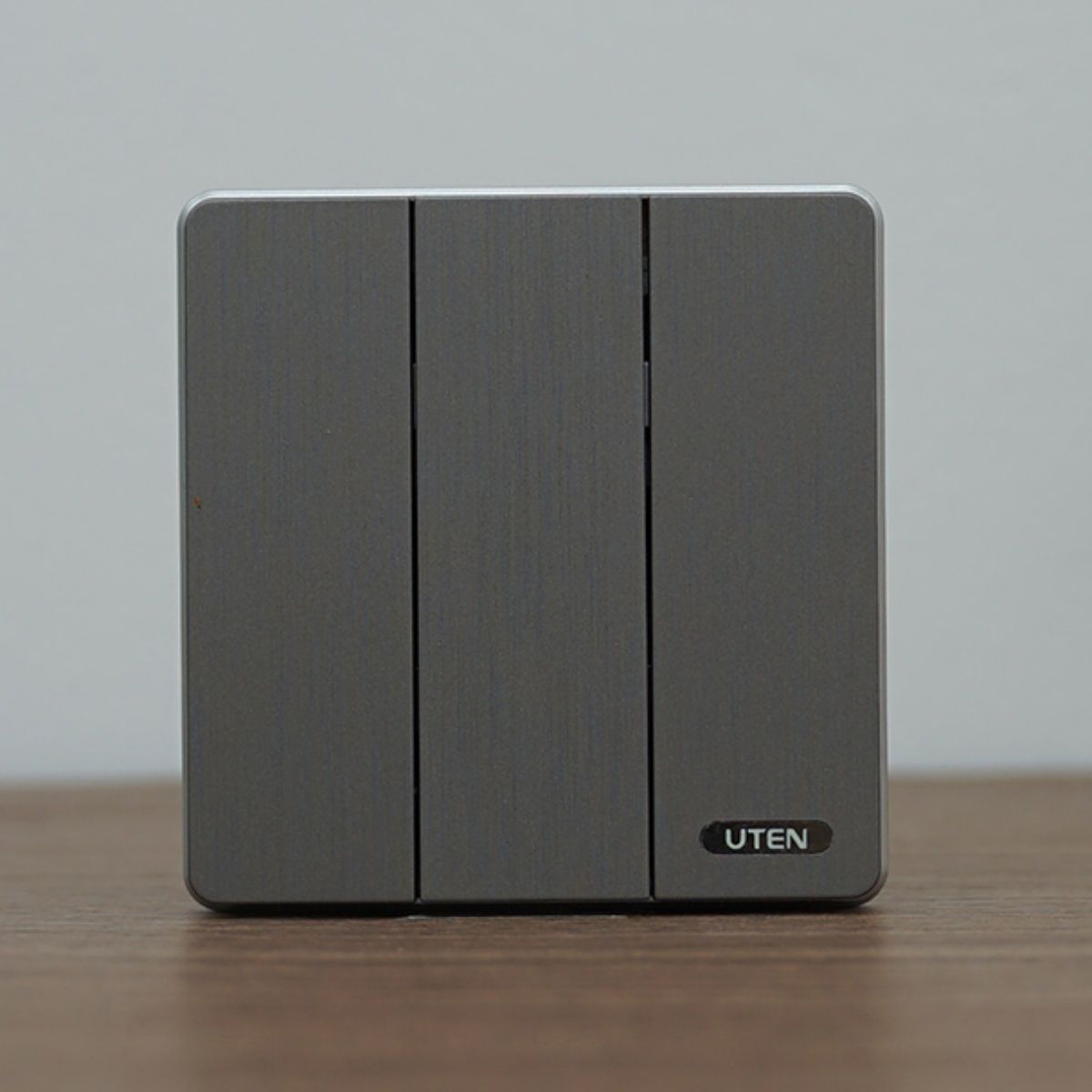 Bộ 3 Công Tắc 2 Chiều UTEN | S300GK32
