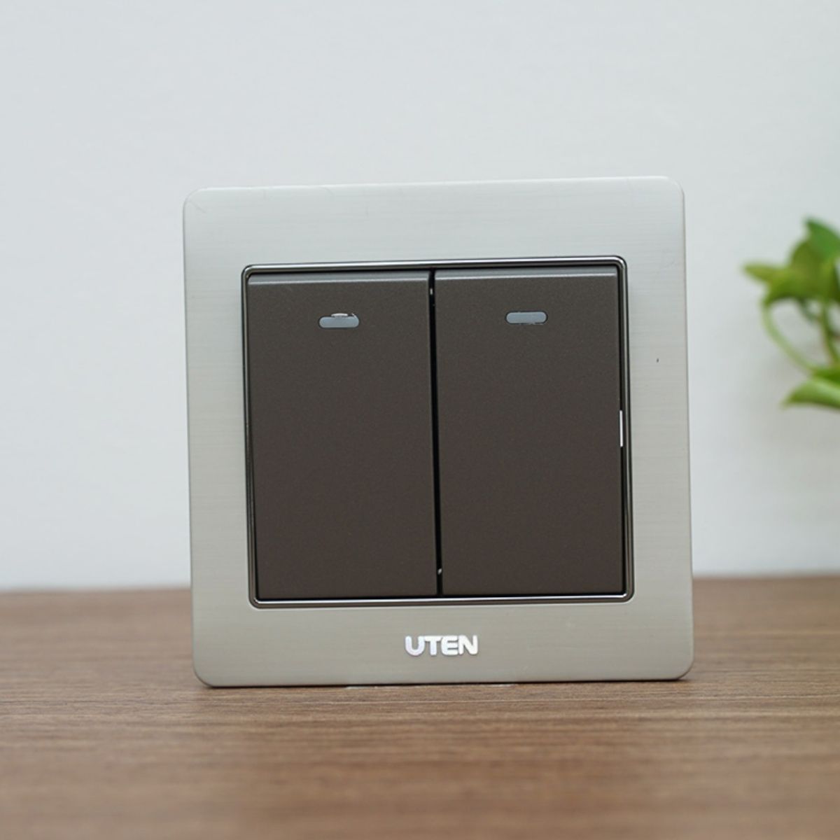 Bộ Công Tắc Đôi 2 Chiều UTEN | V6.0GK22
