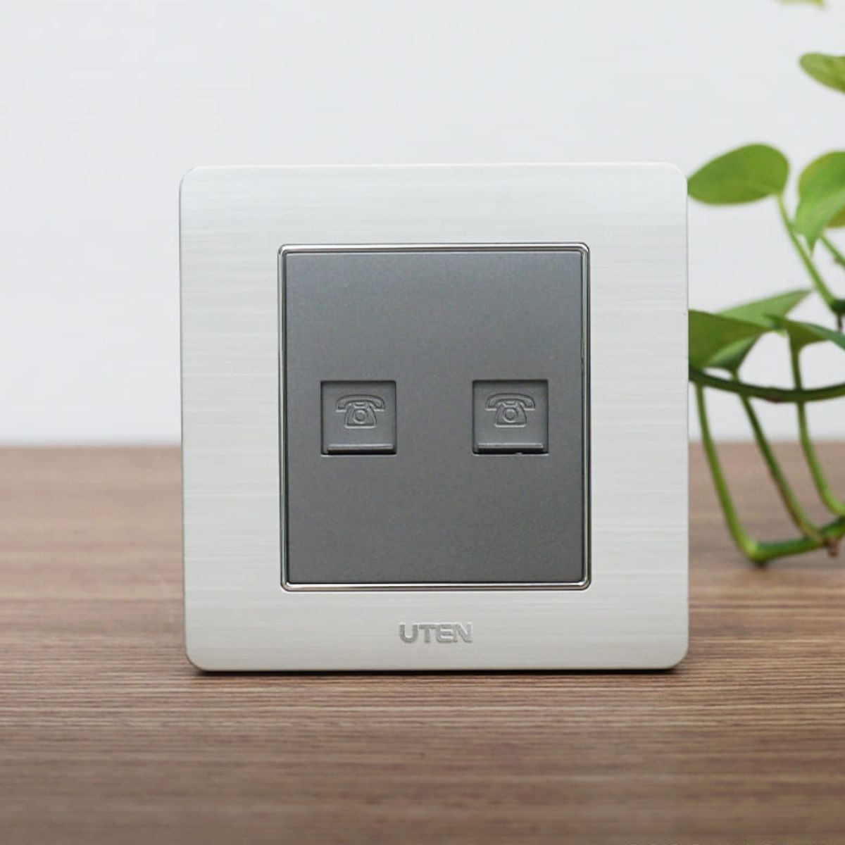 Bộ 2 Ổ Cắm Điện Thoại &nbsp;UTEN | V6.0G-2TEL