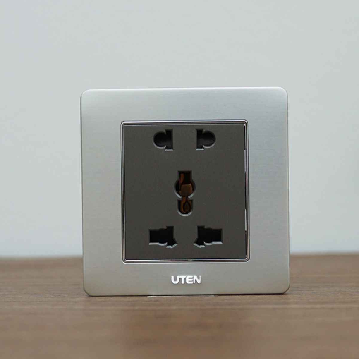 Bộ Ổ Cắm 5 Chấu UTEN | V6.0GZ12Z13/N