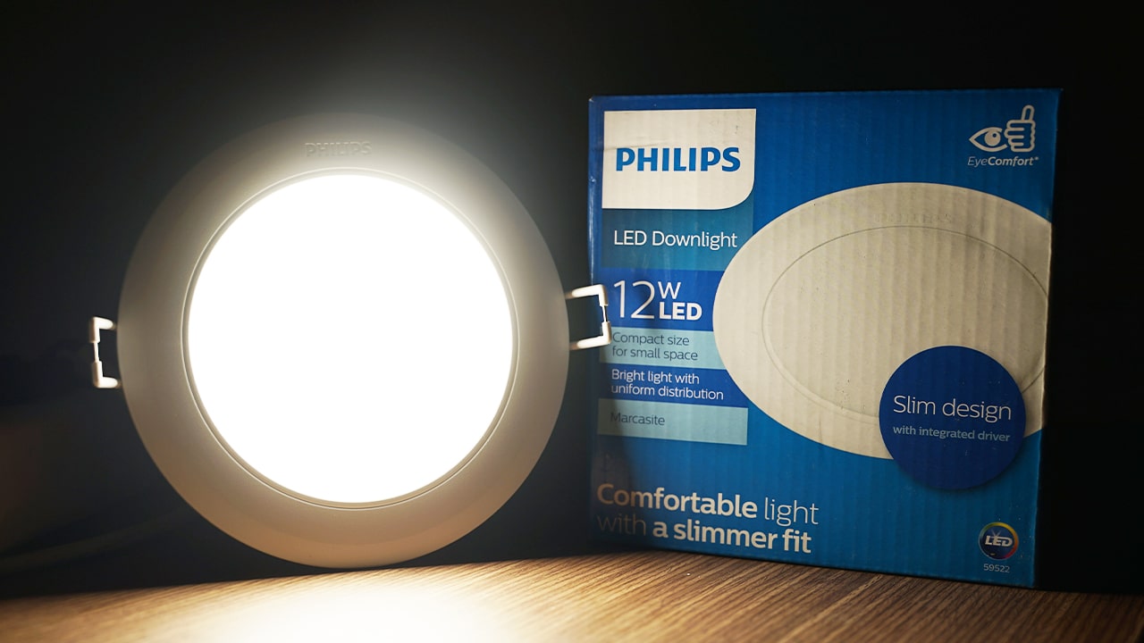 ánh sáng từ đèn LED âm trần Philips