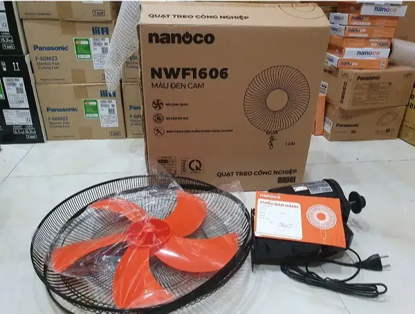 Quạt treo tường Nanoco NWF1606 màu đen cam - 5 cánh quạt, 3 cấp độ gió